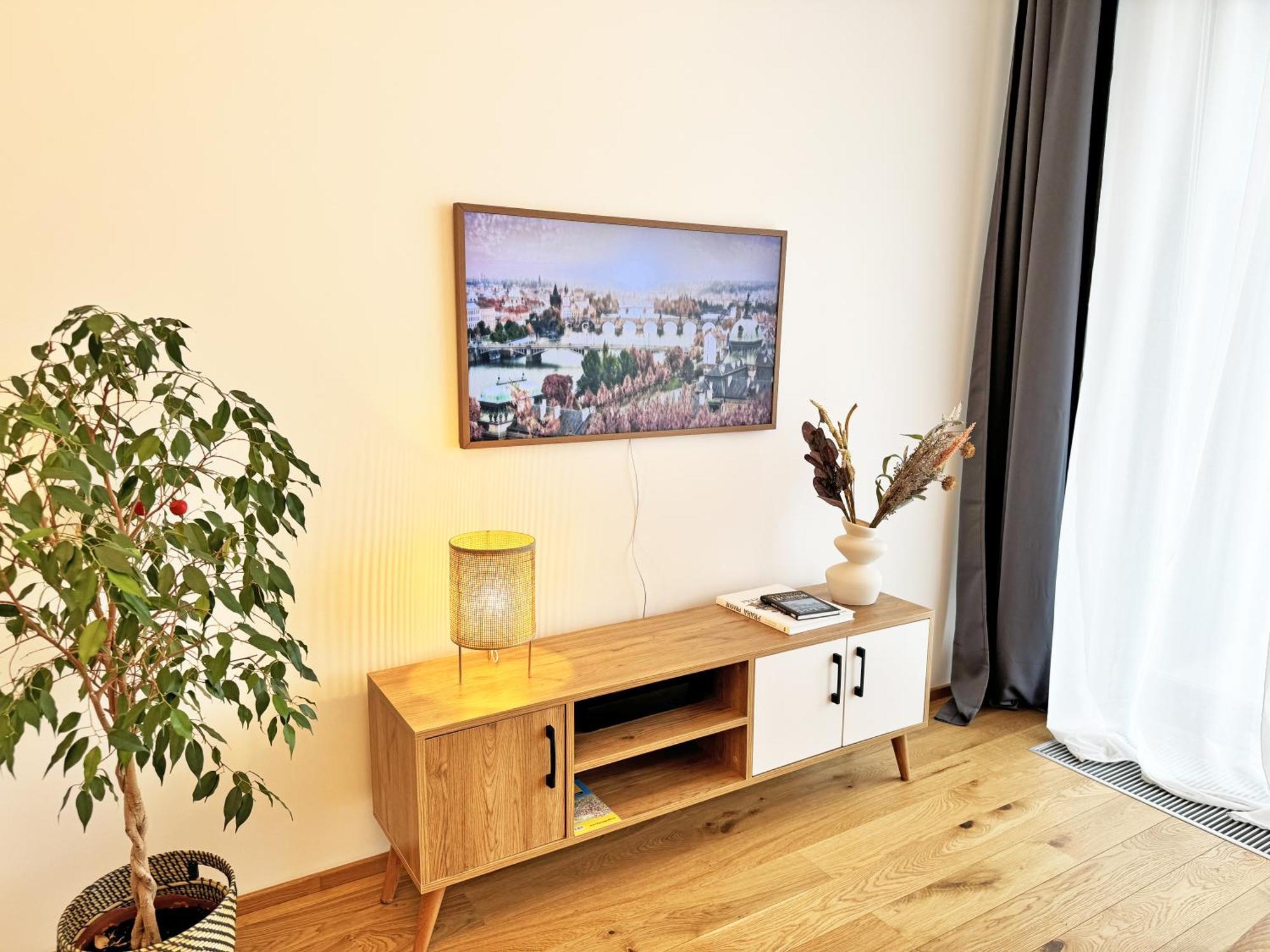 New Studio, King Bed, Free Parking, Terrace Praha Exteriér fotografie