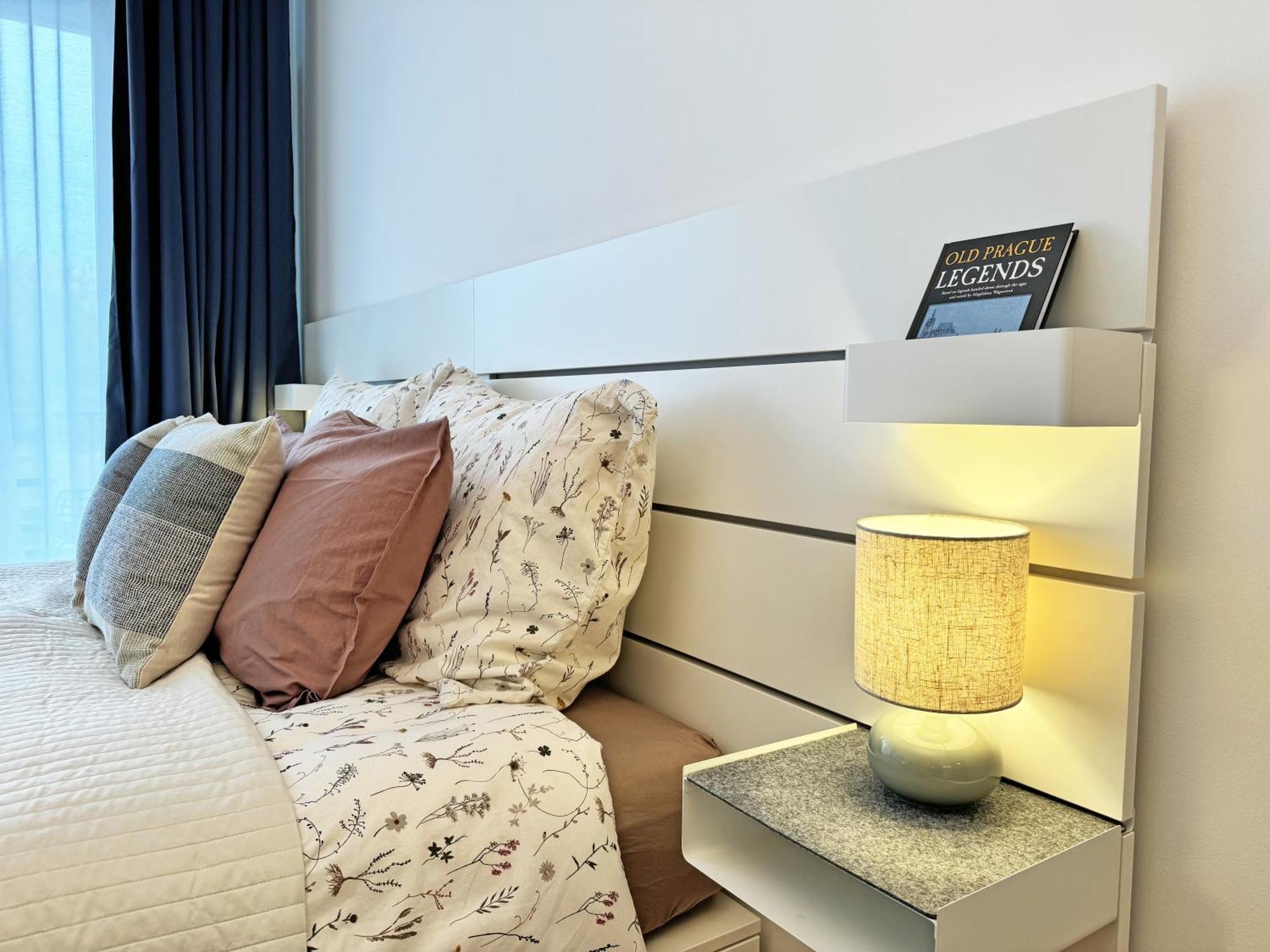 New Studio, King Bed, Free Parking, Terrace Praha Exteriér fotografie